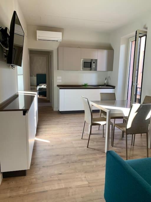 Alex Charme Central Apartments - Corso Umberto טאורמינה מראה חיצוני תמונה
